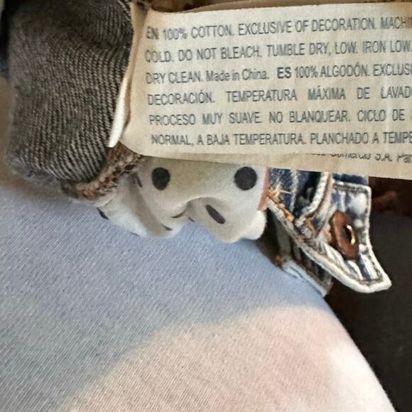 Forever 21 Premium Denim Daisy Embroidered Distressed Jean Shorts - Size 30 - Picture 6 of 6